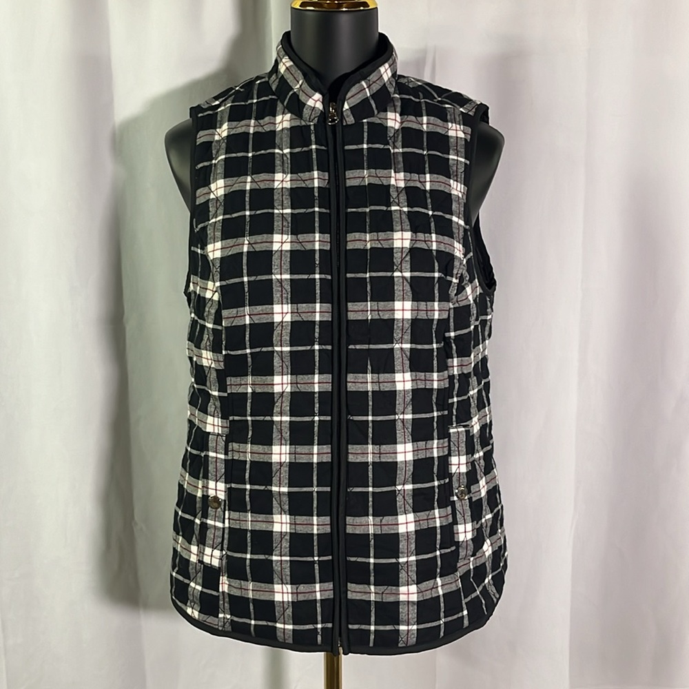 NWT Croft & Barrow Black White & Red Plaid Classic Quilted Zip Front Vest